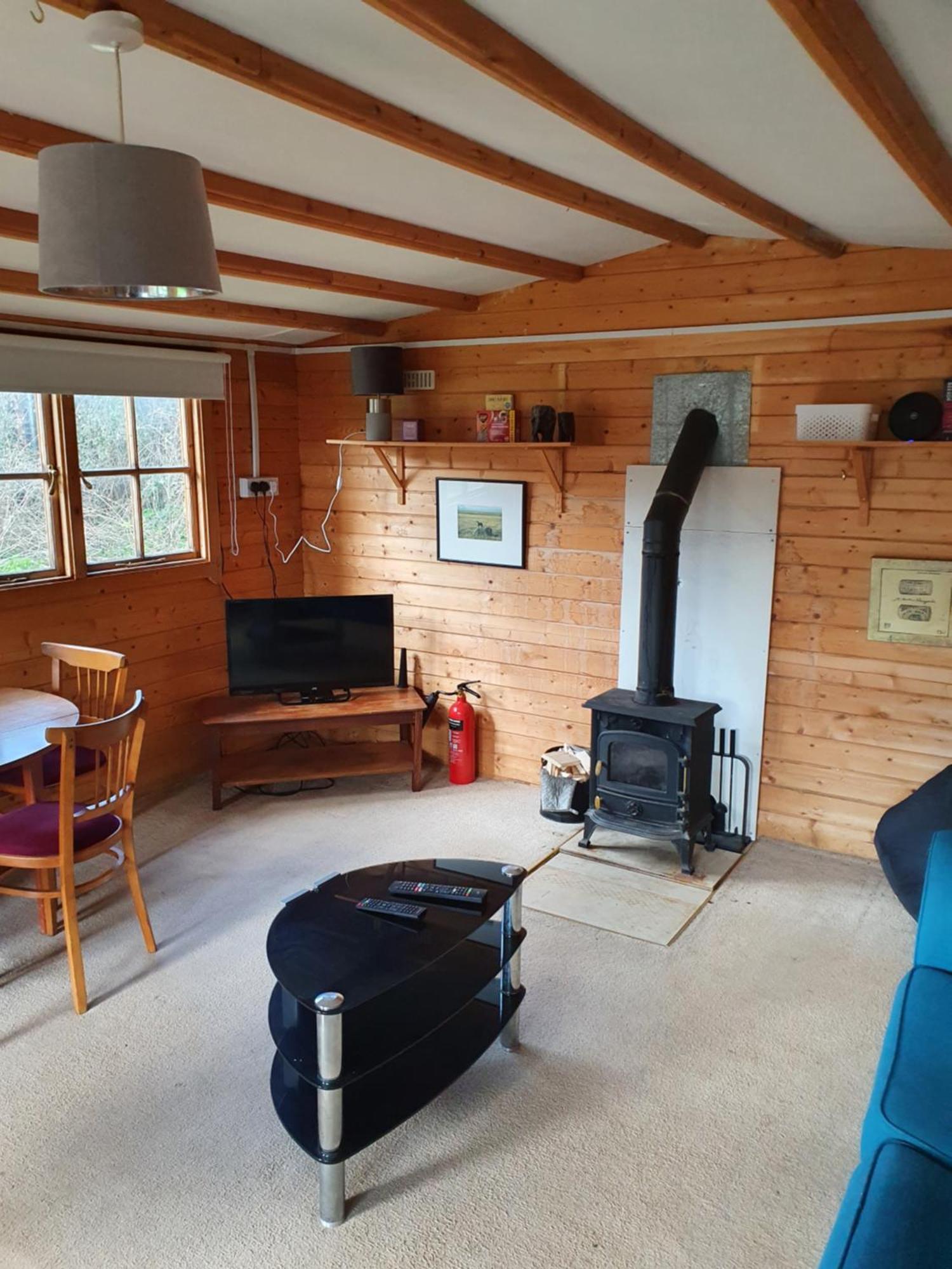 The Cabin - A Very Quiet Location Pewsey ภายนอก รูปภาพ